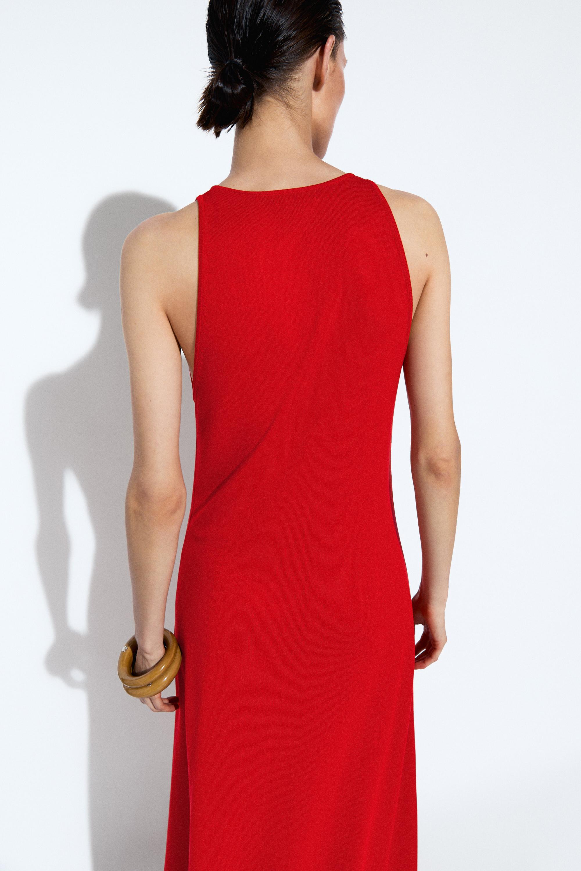 V-neck knit midi dress